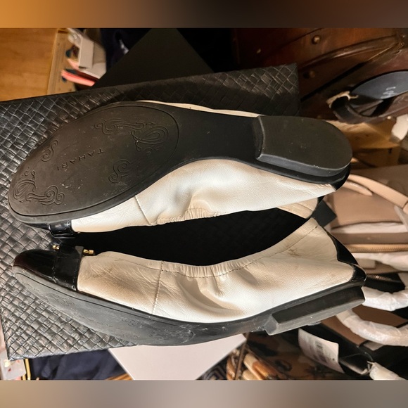 Tahari Spectator Shoe - Picture 2 of 3